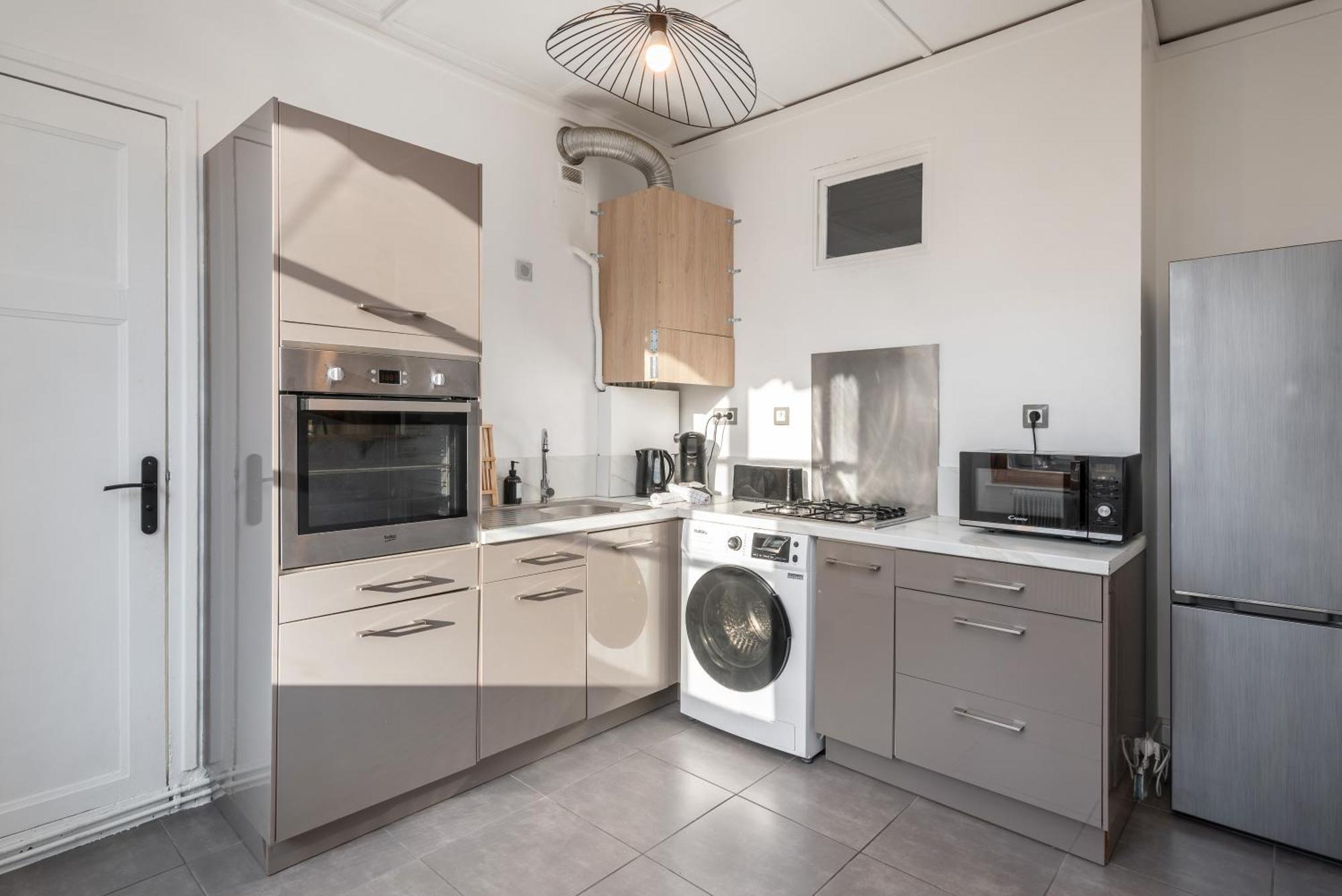 Appartement Spacieux Et Chaleureux Coeur De Ville Chambéry Exterior foto